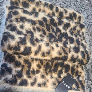 DKNY nwt leopard print scarf